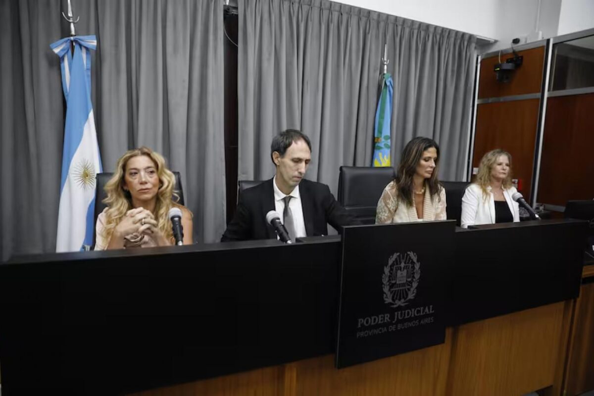 Indagan a miembro del tribunal del juicio de Diego Maradona