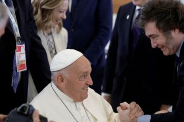 Milei se plantea la reelección en 2027 y critica a los “impresentables” recibidos por el papa Francisco