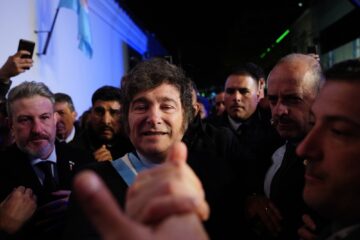 El Gobierno dice que resucitará la mesa con empresarios, sindicalistas y gobernadores