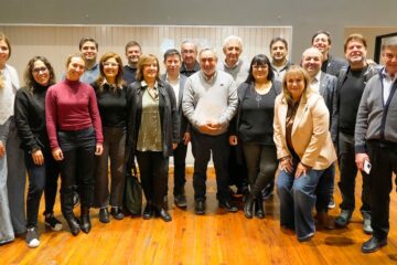 UCR bonaerense busca estrategia conjunta en medio de negociaciones entre PRO y LLA