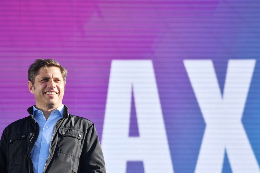 Kicillof congrega a más de 10 mil personas en La Plata para fortalecer su posición electoral ante La Cámpora y Milei