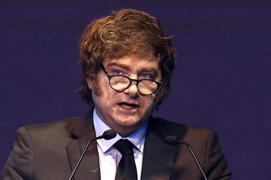 Milei se queda en Buenos Aires y no asistirá a la asunción de León XIV por compromisos electorales