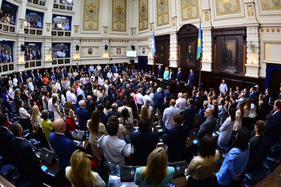 Conflicto entre Kicillof y CFK por la reelección indefinida de legisladores e intendentes en Buenos Aires