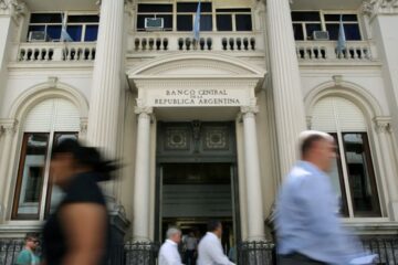 Aumento del 2,8% para empleados bancarios en paritarias, con salario inicial de $1.831.812,66