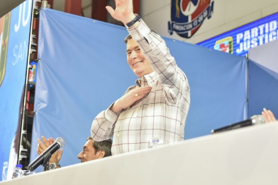 El gobernador de Santiago del Estero establece elecciones provinciales concurrentes con las nacionales el 26 de octubre