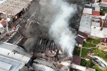 Gobierno investiga relación entre incendio en pañalera de Lomas del Mirador y licitación de pañales para PAMI