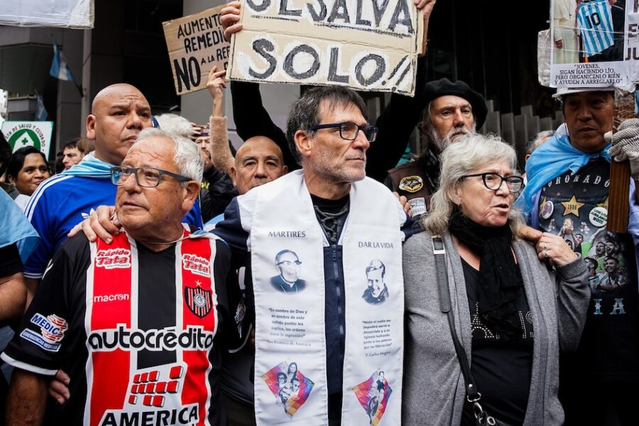 Iglesia Católica demanda diálogo al Gobierno tras cuestionar operativos de seguridad en marchas de jubilados