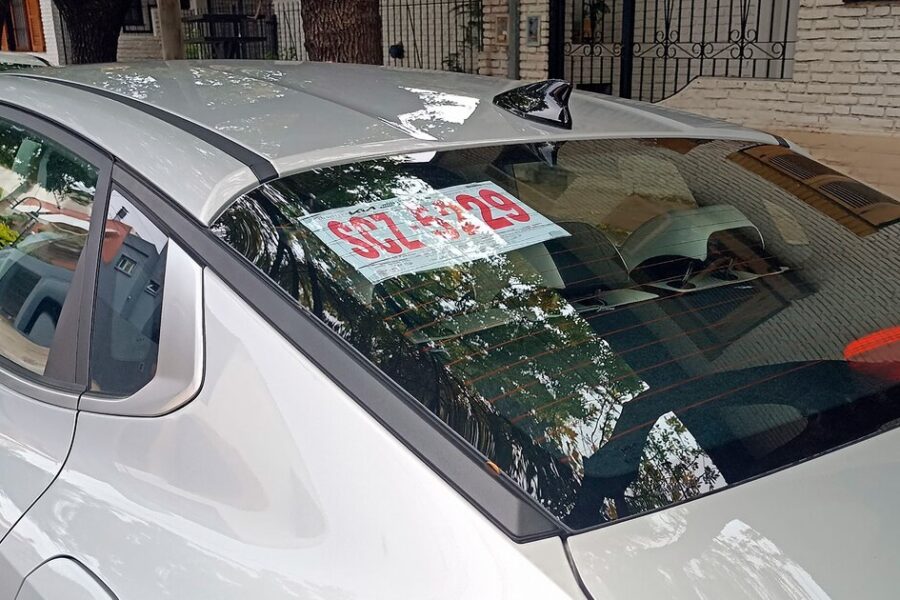 Crisis de las patentes: más de 600.000 autos aún tienen matrículas provisorias a pesar de la llegada de nuevas chapas