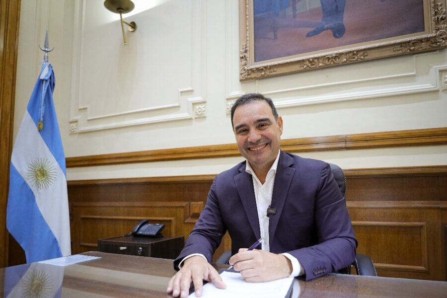 Corrientes elegirá nuevo gobernador el 31 de agosto tras decreto de Gustavo Valdés