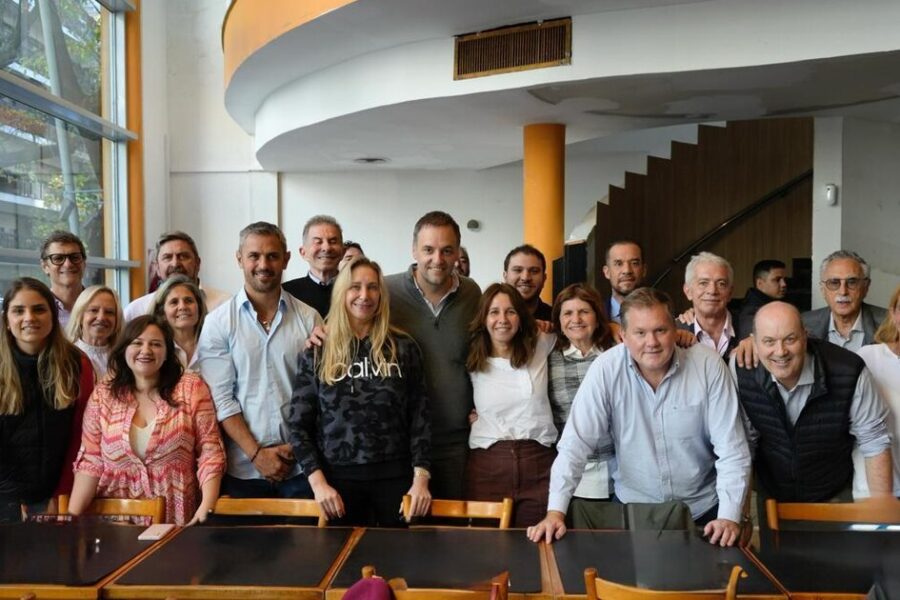 Elecciones CABA 2025: Manuel Adorni y Karina Milei unidos en recorrida de campaña