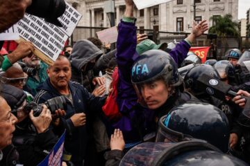 Conflictos entre jubilados y policía tras la caída de la sesión en el Congreso por falta de quorum