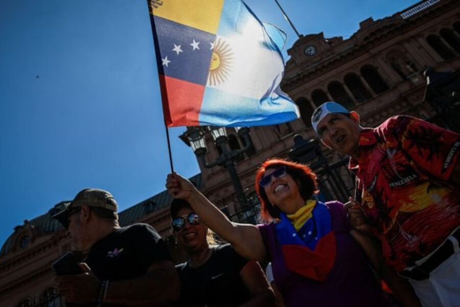 Cambios en acceso a salud, educación y permanencia para inmigrantes tras endurecimiento de condiciones de ingreso al país