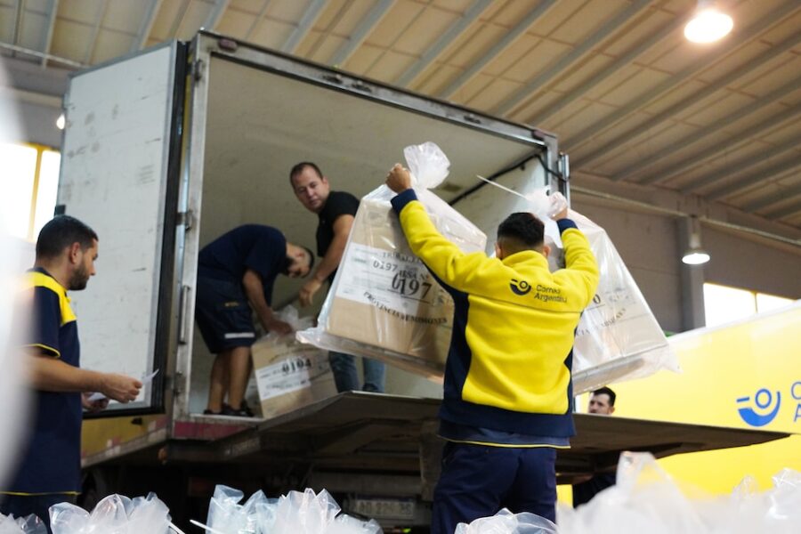 Gobierno prevé un ahorro cercano a 11 millones de dólares por la suspensión de las PASO según análisis del Correo Argentino