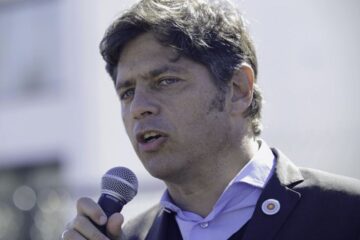 Kicillofismo impulsa la reelección indefinida de los intendentes