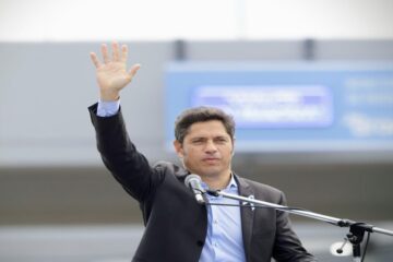 Kicillof responde a Milei durante la inauguración del viaducto Papa Francisco: “No es verdad que ‘no hay plata'”