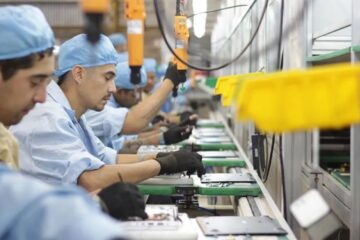 Industria estancada en abril y alertan sobre la creciente ola importadora