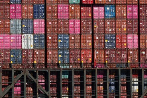 La agenda económica de Trump enfrenta un nuevo caos tras los aranceles