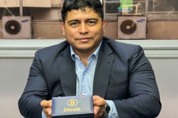 Gobernador responde a reclamos de aumento salarial de empleados públicos: “¿Saben lo que es trabajar en el sector privado?”