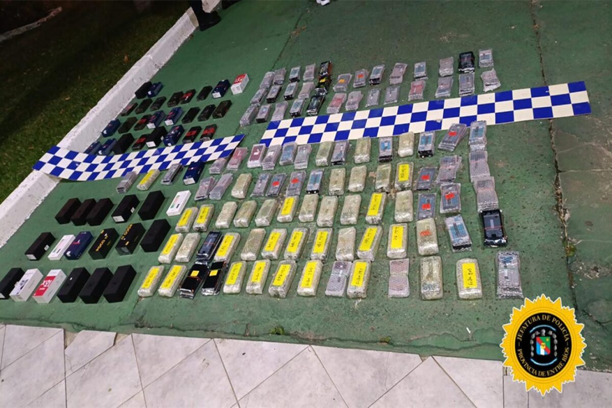 Policía interviene y se incauta de 570 módulos de celulares durante un control v