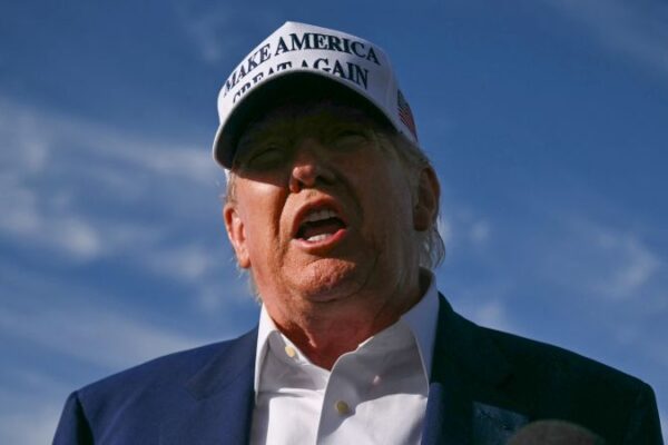 Trump pospone los aranceles a la Unión Europea hasta julio