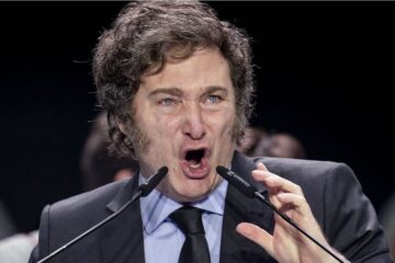 La mayoría opina que los ataques de Milei al periodismo perjudican la libertad de prensa