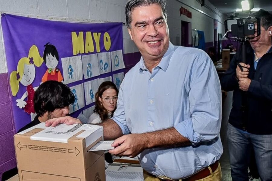Jorge Capitanich votó en Chaco y pidió “Ficha Limpia para todos”