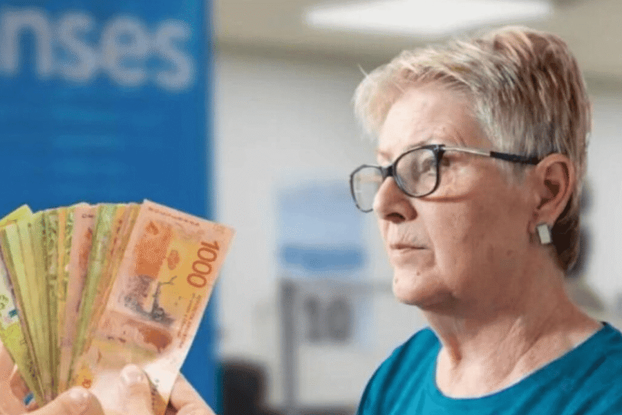 Aumento del bono para jubilados en junio: decisiones del Gobierno