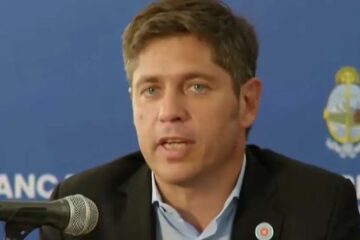 Kicillof informa sobre acuerdo paritario con docentes y establece conciliación obligatoria para gremio en conflicto