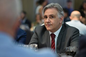 Llaryora advierte sobre el futuro de Fadea: “Sin cambios, esta es la triste salida”