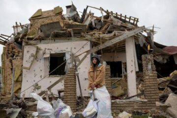 Rusia ejecuta un devastador ataque aéreo en Ucrania que deja al menos 12 muertos