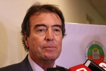 Castrillon recupera su matrícula de abogado: ¿será su defensa en la causa Contratos?