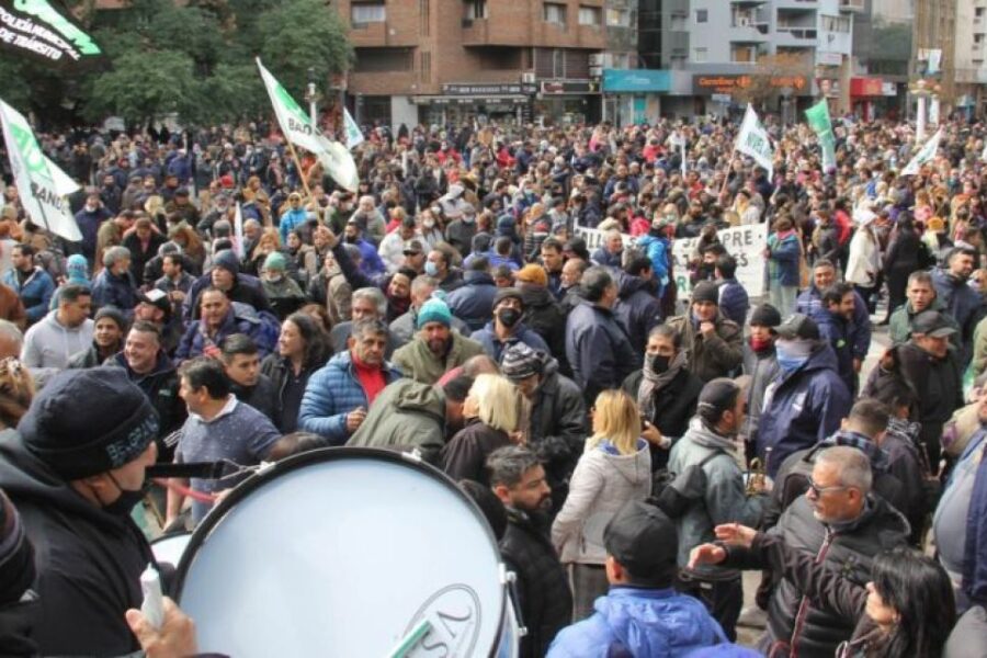 Matías Cremonte, abogado laboralista, considera inconstitucional el nuevo decreto que restringe el derecho a huelga