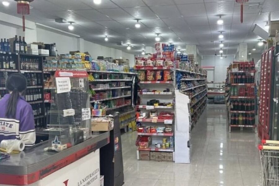 Supermercados chinos planean abrir un centro mayorista para reducir precios tras caída de ventas