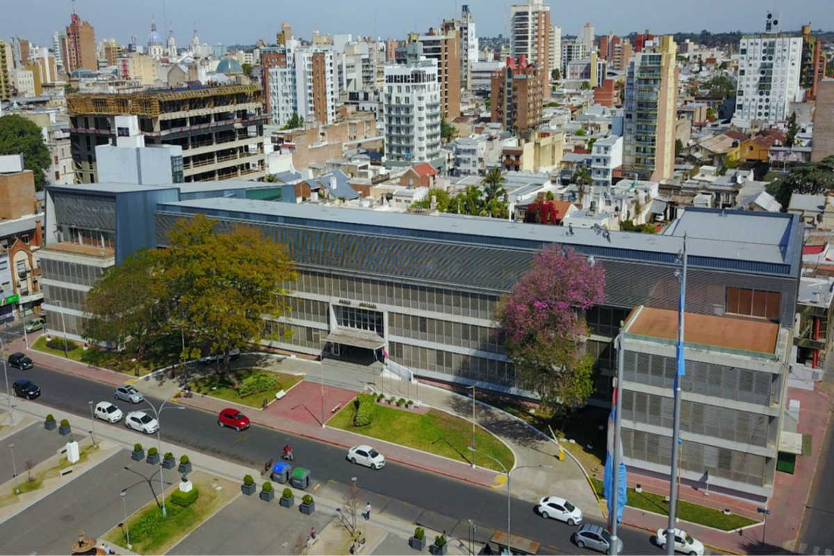 Fiscalía investiga la compra de prótesis en el Iosper