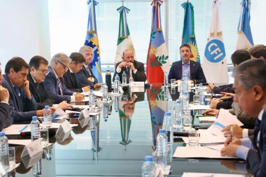 Gobernadores, preocupados por caída de ingresos