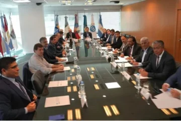 Varios gobernadores firmarán el acuerdo con Nación por los “dólares del colchón”