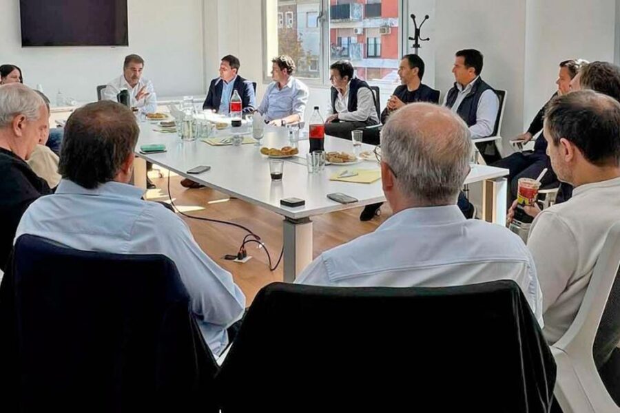 Intendentes amarillos equilibran entre el respaldo y la desconfianza hacia Milei en tiempos inciertos