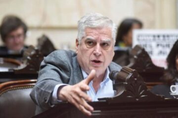 Carlos Gutiérrez destaca la urgencia de soluciones para jubilados y personas con discapacidad ante la burocracia regulatoria