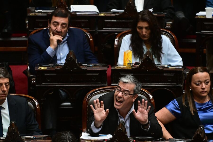 El kirchnerismo refuerza su estrategia en el Congreso ante la presión domiciliaria a CFK y traba proyectos oficialistas