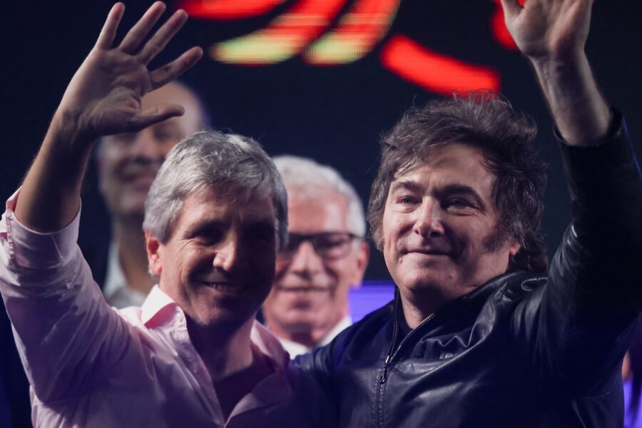 Gobierno reemplaza impuesto PAIS y mantiene superávit fiscal en el primer semestre mediante otros tributos