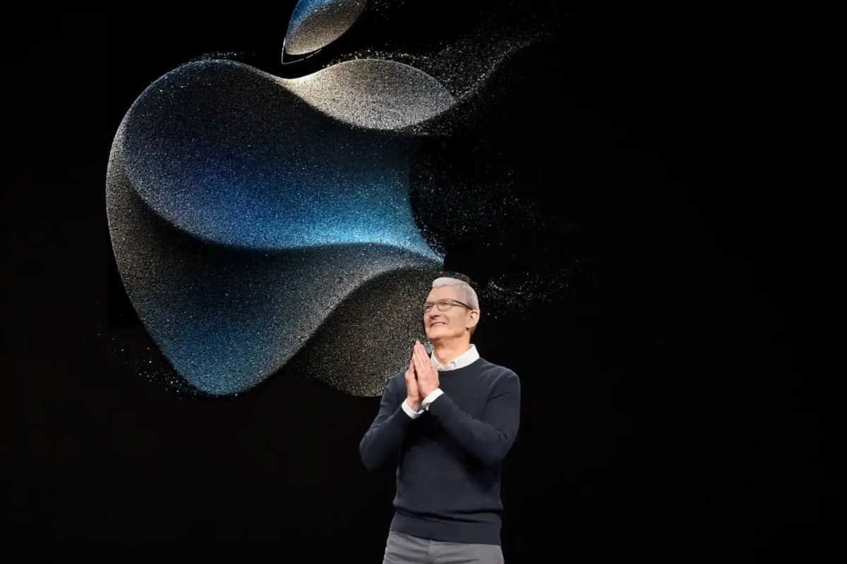 Apple enfrenta desafíos con Siri: la estrategia de IA genera preocupación en inversores y la acción cae un 2%