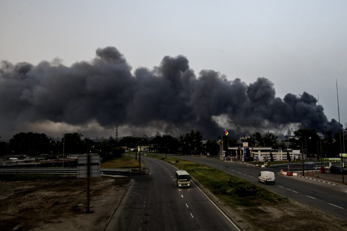 Aumento del precio del petróleo por la TENSIÓN en Medio Oriente y la posibilidad de un CONFLICTO inédito