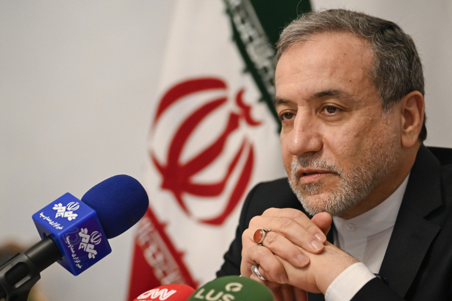 Irán reitera su compromiso de defender su soberanía tras el ataque de EE.UU., afirma el canciller iraní