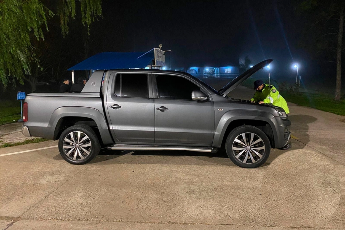 Secuestran camioneta en ruta 127 relacionada con homicidio y asalto en Santa Fe