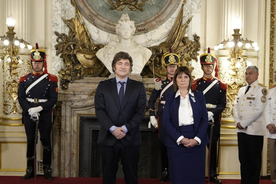 Milei y Bullrich presentan modificaciones en la Policía Federal para ampliar la acción de los uniformados en delitos web