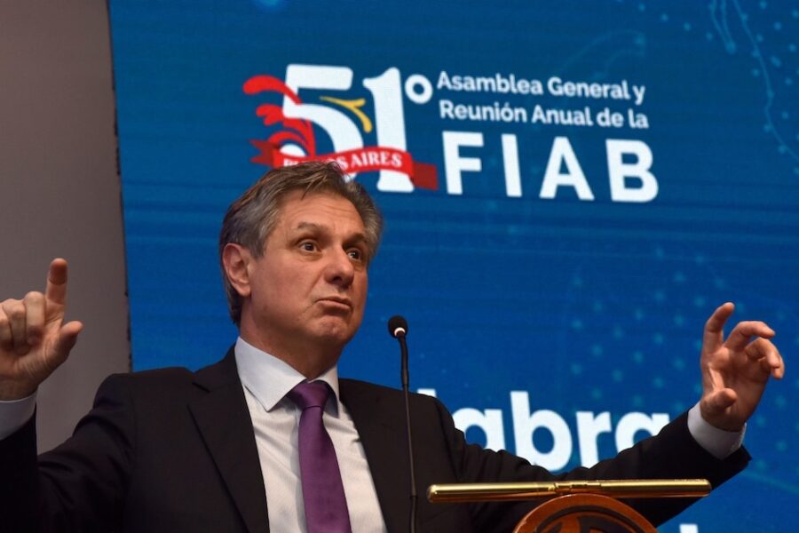 Viceministro Daza defiende el tipo de cambio y minimiza el déficit externo ante inversores internacionales