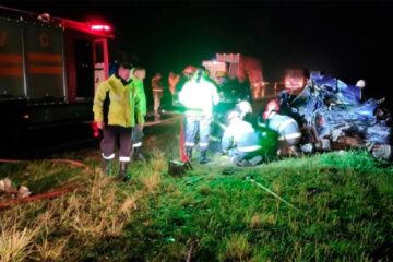 Ruta 12: grave accidente entre camión y dos autos deja dos heridos en estado crítico