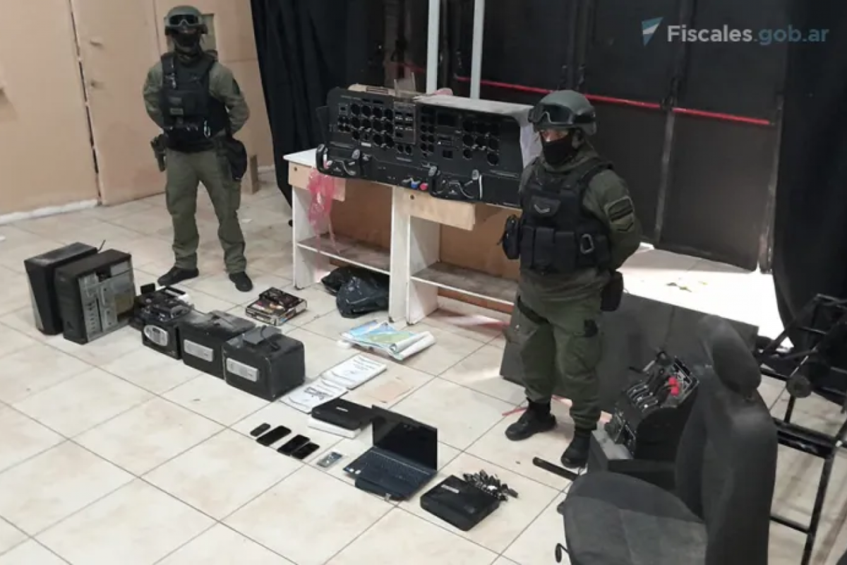 Detenido en Ibicuy tras incautar narcoavioneta con dólares, droga y un simulador de vuelo