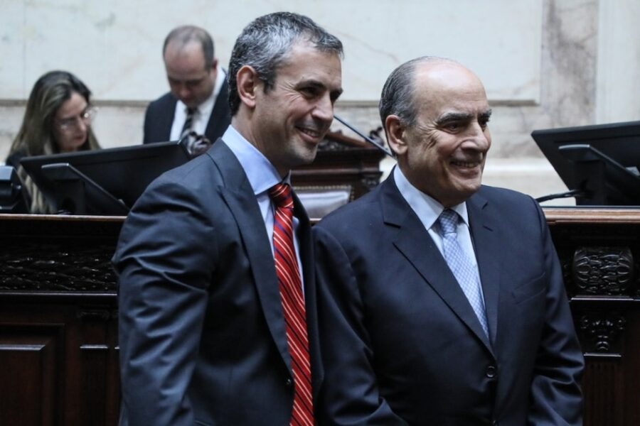 Gobierno presiona al Congreso para debatir proyecto de “dólares del colchón” la próxima semana en medio de tensiones políticas.