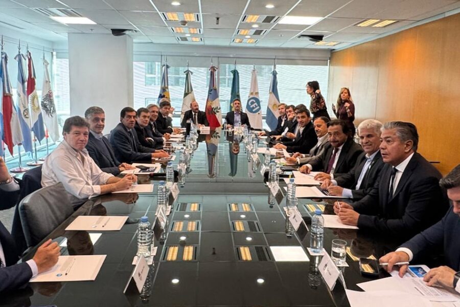 Los gobernadores le pedirán a Milei un nuevo pacto fiscal para compensar la caída de ingresos y obra pública